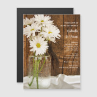 Mason Jar et White Daisies Barn Mariage