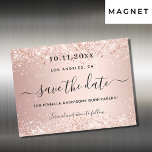 Invitation Magnétique Quinceanera rose or rousse enregistrer la date aim<br><div class="desc">Une carte magnétique Save the Date pour une Quinceañera, 15ème anniversaire. Un arrière - plan d'or rose décoré de faux parties scintillant, brille. Personnalisez et ajoutez une date et un nom/âge. Le texte : Save the Date est écrit avec un grand script de style à la main tendance avec des...</div>