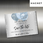 Invitation Magnétique Sweet 16 ballons bleu argent aimant enregistrer la<br><div class="desc">Une petite fille et tendance Enregistrer la carte magnétique Date pour une Sweet 16, 16e anniversaire fête. Un arrière - plan faux argenté décoré de poussière de parties scintillant faux argent et de ballons bleus. Personnalisez et ajoutez une date et un nom/âge. Le texte : Save the Date est écrit...</div>