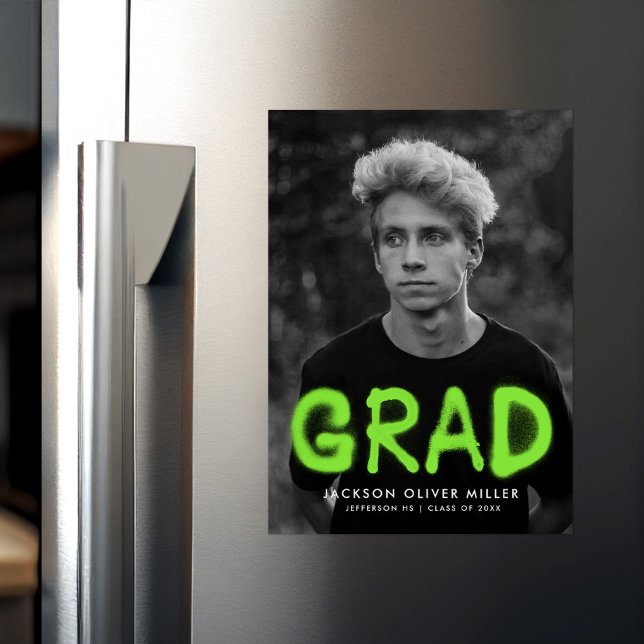 Invitation Magnétique Typographie de peinture au vaporisateur vert de ch (Créateur téléchargé)