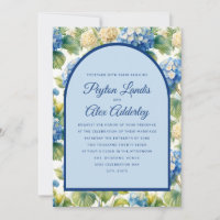 Mariage à l'arche florale d'hortensias bleus