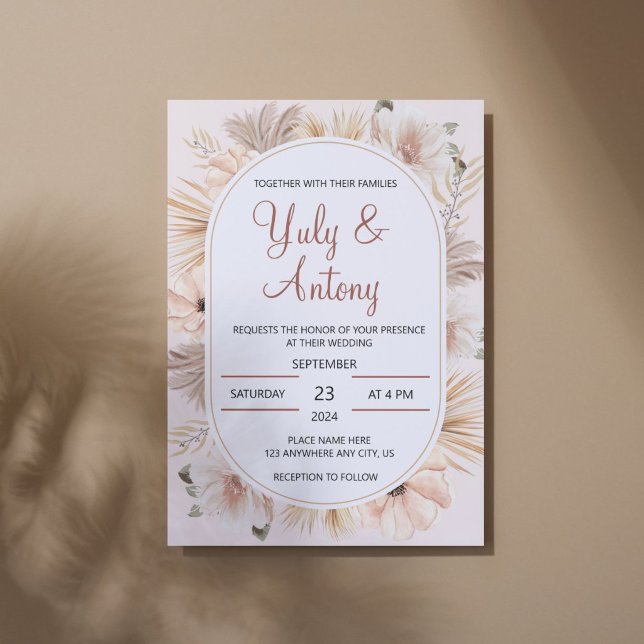 Invitation Mariage avec une bordure florale en herbe de Pampa (Boho floral wedding invitation featuring a rustic pampas grass and botanical greenery frame.)
