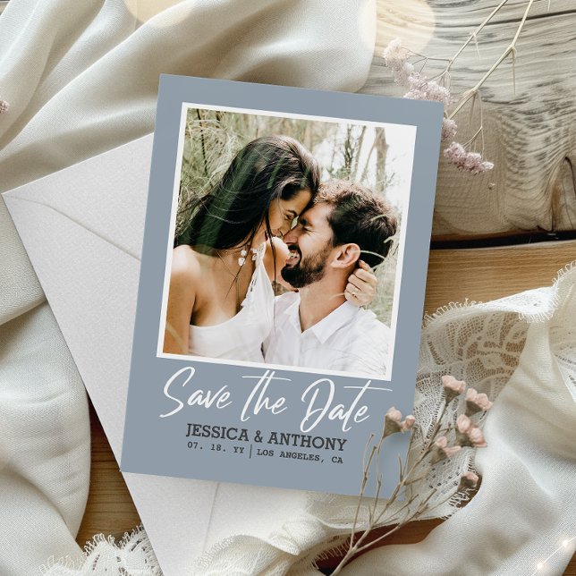 Invitation Mariage bleu Dusty moderne | Code QR Enregistrer l (Save time and reduce wedding planning stress with this QR code Save the Date card.)