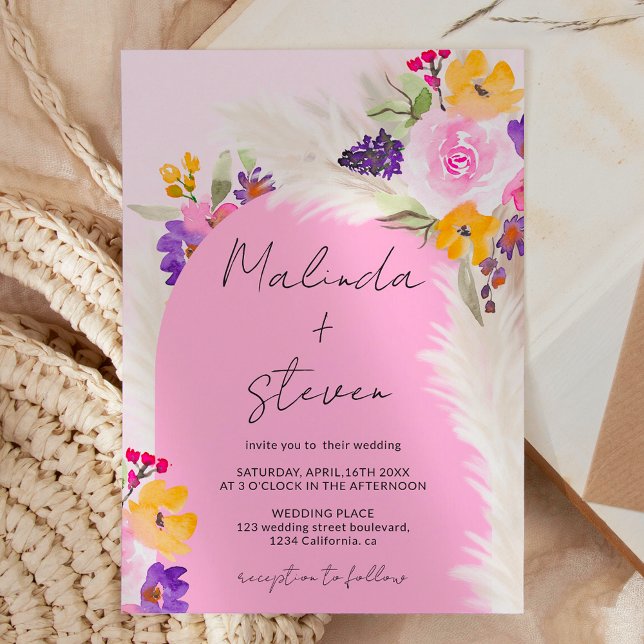 Invitation Mariage d'arc de désert Boho rose fleuri (Boho pink floral pampas desert arch wedding invitation on pink)