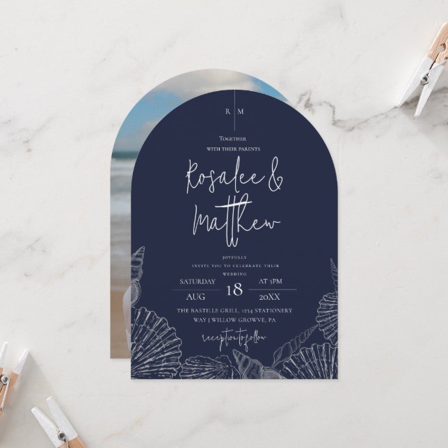 Invitation Mariage de bord de mer bleu marine moderne (Devant/Arrière en situation)