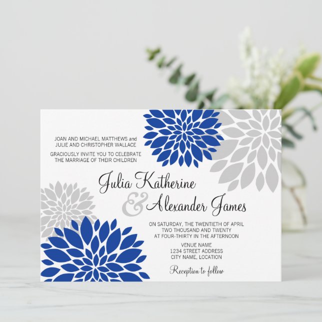 Invitation Mariage de flambée de fleurs Royal Blue et Silver  (Debout devant)