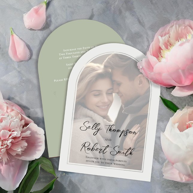 Invitation Mariage de script de calligraphie photo simple (Elegant sage green arch wedding photo invitation. )