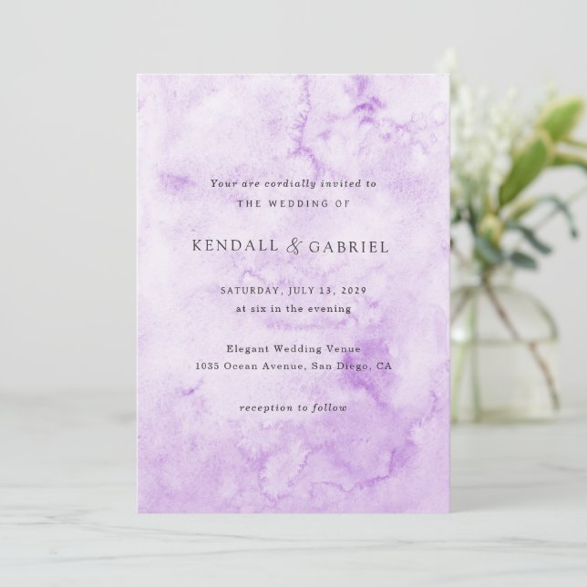 Invitation Mariage élégant aquarelle violet moderne (Debout devant)