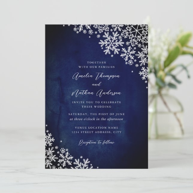 Invitation Mariage Élégant Flocon de Neige Bleu Marine (Debout devant)
