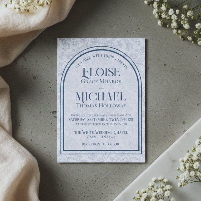 Invitation Mariage élégant floral toile monogramme bleu scrip (Elegant Floral Toile Script Monogram Blue Wedding Invitation)