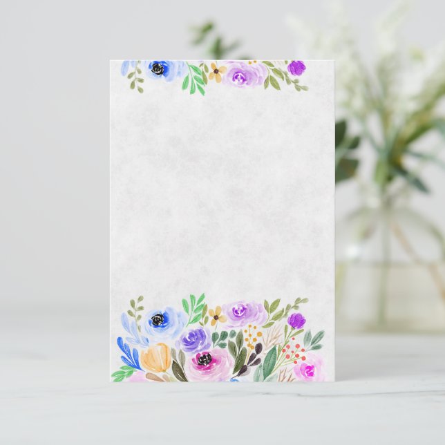 Invitation Mariage floral aquarelle violet et bleu uni (Debout devant)
