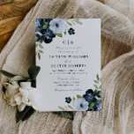 Invitation mariage floral bleu marine<br><div class="desc">conception de couronne fleurie avec élégantes fleurs marine et bleu clair d'aquarelle.</div>