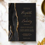 Invitation Mariage foncé moderne Noir Or Agate<br><div class="desc">Le bord gauche de cette élégante faire-part de mariage moderne est orné d'une bordure en aquarelle noire ornée d'une parties scintillant en faux or. Le texte personnalisable combine écriture manuscrite couleur or, cuivre et polices italiques sur un arrière - plan non noir. L'envers est assorti d'un design d'agate noir et...</div>