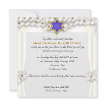 mariage juif à la toiture de fleurs blanches