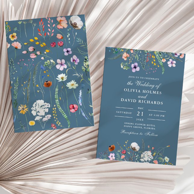Invitation Mariage Meadow du Fleur sauvage d'aquarelle bleu f (Dusty Blue Watercolor Wildflower Meadow Wedding Invitation on a sunny neutral dry palm leaf.)