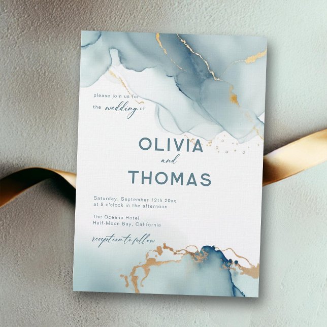 Invitation Mariage moderne Dusty Blue élégant Bohemian Beach (dusty blue beach wedding invitation modern elegant bohemian romantic teal gold calligraphy boho chic)
