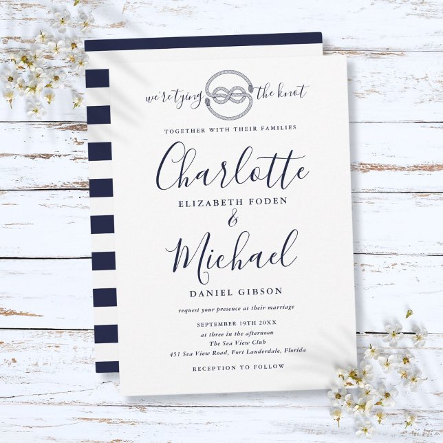 Invitation Mariage Nautique De La Marine Bleu Jetant Le Clou (Navy Blue Script Tying The Knot Nautical Wedding Invitation)