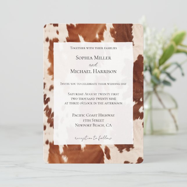 Invitation Mariage occidental en cuir de vache marron crème (Debout devant)