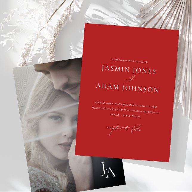 Invitation Mariage photo Monogramme Rouge Minimaliste (Minimalist Crimson Red Monogram Photo Wedding Invitation)