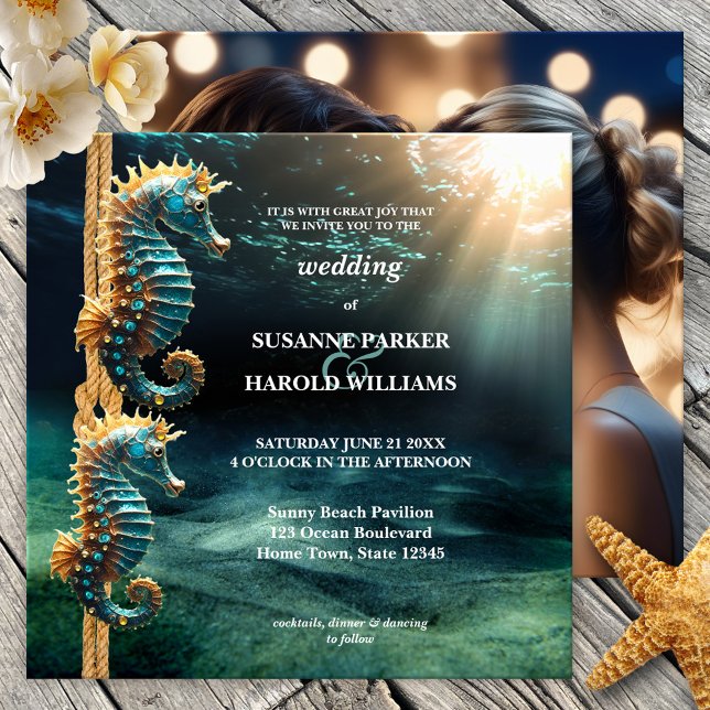Invitation Mariage photo océanique marin Seahorse (Photo wedding invitation featuring two artistic seahorses on a nautical rope with knot in the ocean)