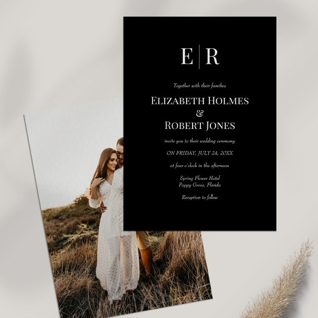 Invitation Mariage photo personnalisé Monogramme noir (Black Monogram Custom Photo Wedding Invitation on white table with dry flower.)