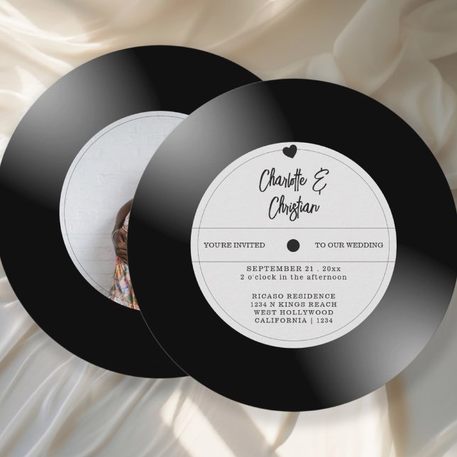 Invitation Mariage photo Retro Vinyl Record (Retro Vinyl Record Photo Wedding Invitations from Ricaso. Fun novelty music themed invites)