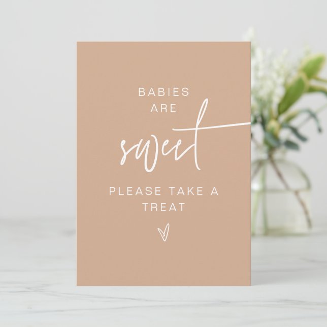 Invitation MARLO Bébé Bohémien Beige sont Sweet Faveur Signé  (Debout devant)