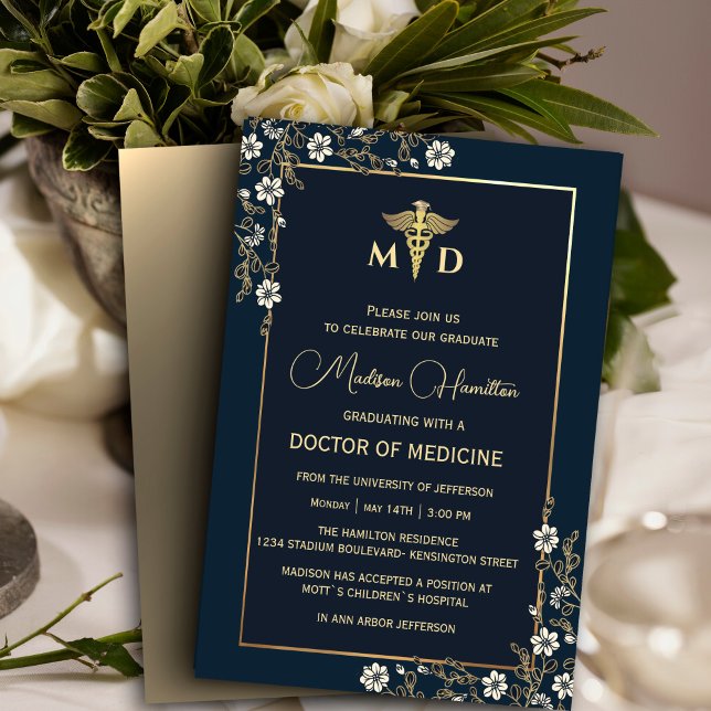 Invitation MD Docteur en médecine Marine Bleue et or Floral (Elegant Navy Blue and Gold Doctor of Medicine Graduation Party Invitation #graduate #navyandgold)