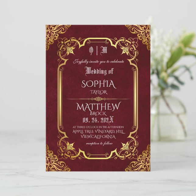 Invitation Medieval Burgundy Royal Gold Wedding (Debout devant)