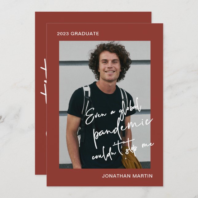 Invitation Même une pandémie Une photo Red Graduation Party (Devant / Derrière)