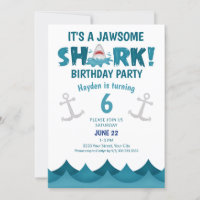 Mignonne C'est une fête d'anniversaire de requin J
