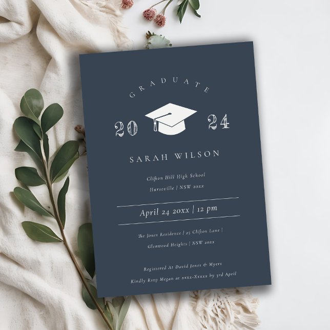 Invitation Minimal simple foncé marine Blue Graduation Party (Créateur téléchargé)