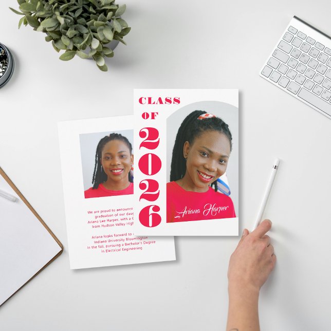 Invitation Modern Bold Pink Script Graduation Announcement (Créateur téléchargé)