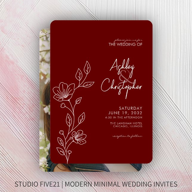 Invitation Moderne Crimson Red Foliing Outline Photo Mariage (Créateur téléchargé)