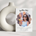 Invitation Moderne Cute Flower Chic 50e Anniversaire de fête<br><div class="desc">Moderne Cute Black and White 50th Birthday Party Invitation avec photo dans un cadre unique en forme de fleur.</div>