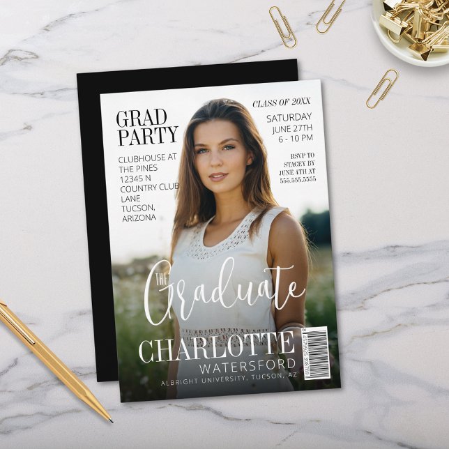 Invitation Moderne élégant Magazine Gradué Couverture Grad Pa (Modern graduation invitation for grad party magazine cover style with name school and stylish script)