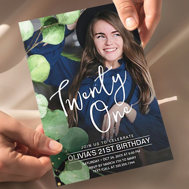 Invitation Moderne élégante rustique vingt et un 21 anniversa (birthday invitation card with photo, modern personalized design with greenery and elegant layout)