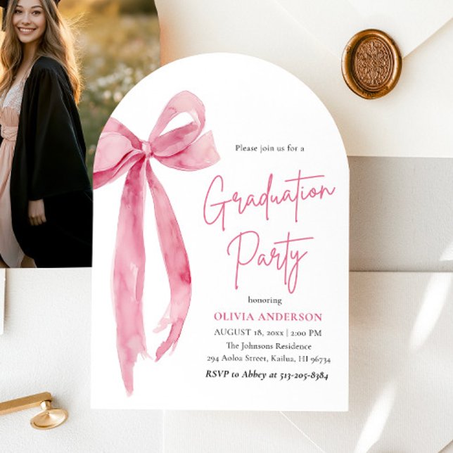 Invitation Moderne élégante tendance Pink Bow Graduation Arch (Modern Elegant Trendy Pink Bow Graduation Arched Invitation)
