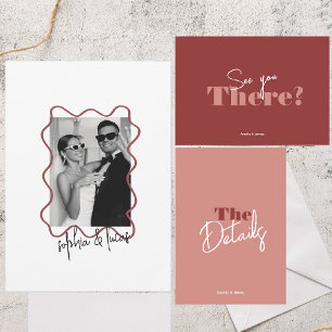 Invitation moderne et audacieux Minimal Blush & Burgundy Wavy