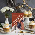 Invitation Moderne et élégant Trente | 30e anniversaire 3 Pho<br><div class="desc">Célébrez un jalon dans le style avec cette Trente moderne | 30th Birthday 3 Photo Invitation Modèle. Conçue avec un design élégant et contemporain, cette invitation comporte trois emplacements photo pour présenter vos souvenirs préférés. L'audacieuse typographie de la "TRENTE" se démarque par rapport à un arrière - plan en terre...</div>