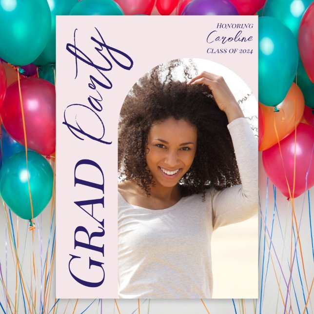 Invitation Moderne Graduation Party 2025 Script Arch Photo (Créateur téléchargé)