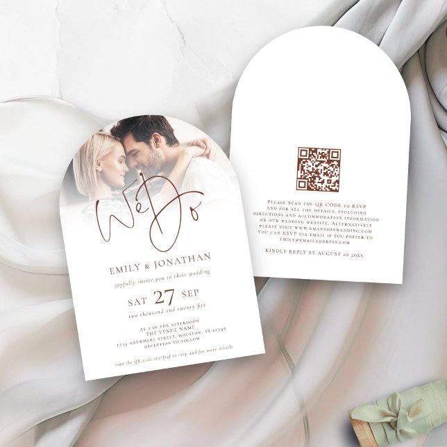 Invitation Moderne Nous faisons Texte Brown QR Photo Mariage  (front and back view)
