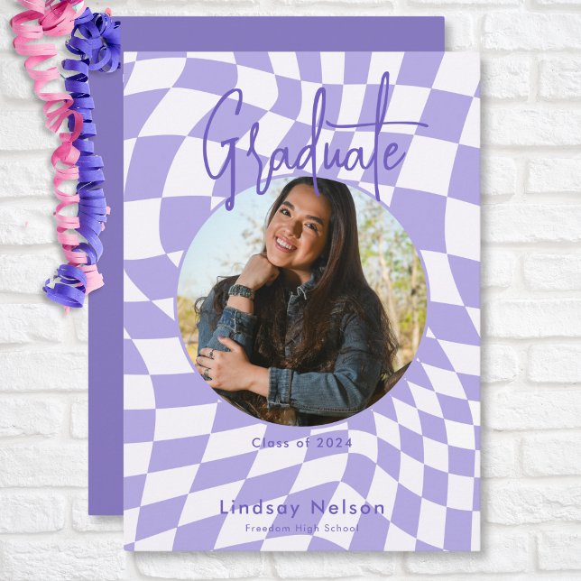 Invitation Moderne Retro Purple & blanc Check photo Graduatio (Modern Retro Purple & White Check Photo Graduation Invitation)