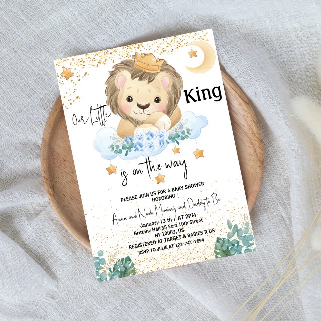 Invitation moderne un petit roi lune et étoiles baby shower (our little king is on the way baby shower boy jungle safari stars gold sparkle blue greenery )