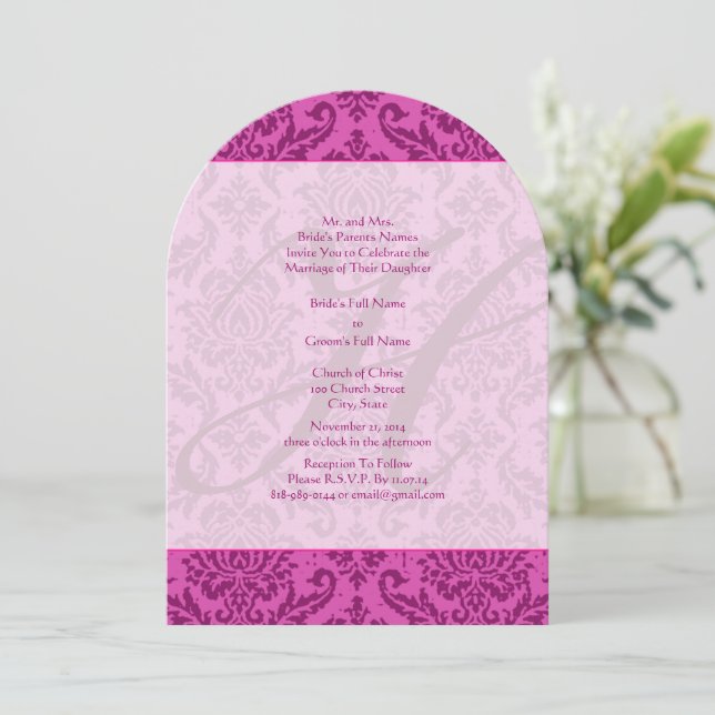 Invitation Monogram Raspberry Pink Mariage damassé (Debout devant)