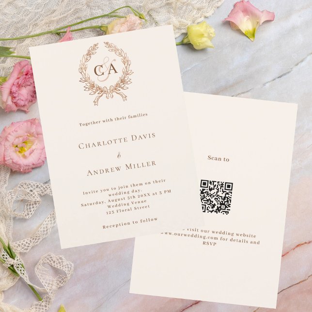 Invitation Monogramme en crête beige QR RSVP luxe mariage (Créateur téléchargé)
