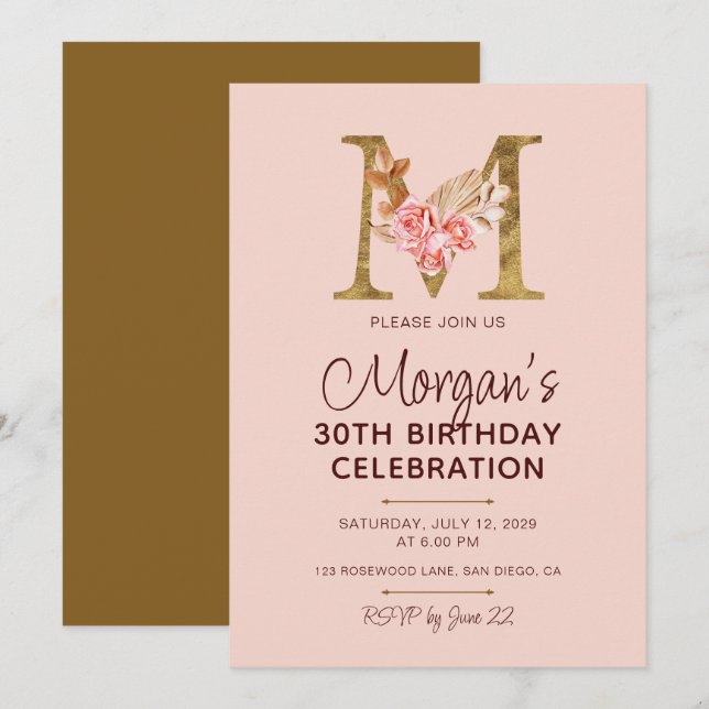 Invitation Monogramme en or de lettre M Roses roses blush (Devant / Derrière)