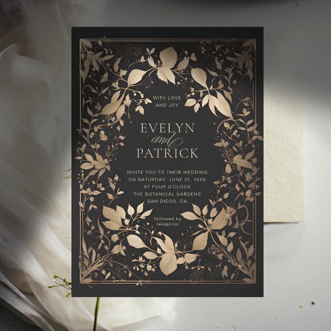 Invitation Moody Forest Botanical Moderne Mariage d'or classi (moody forest wedding invitation botanical frame dark gold elegant modern classic woodland fairy)