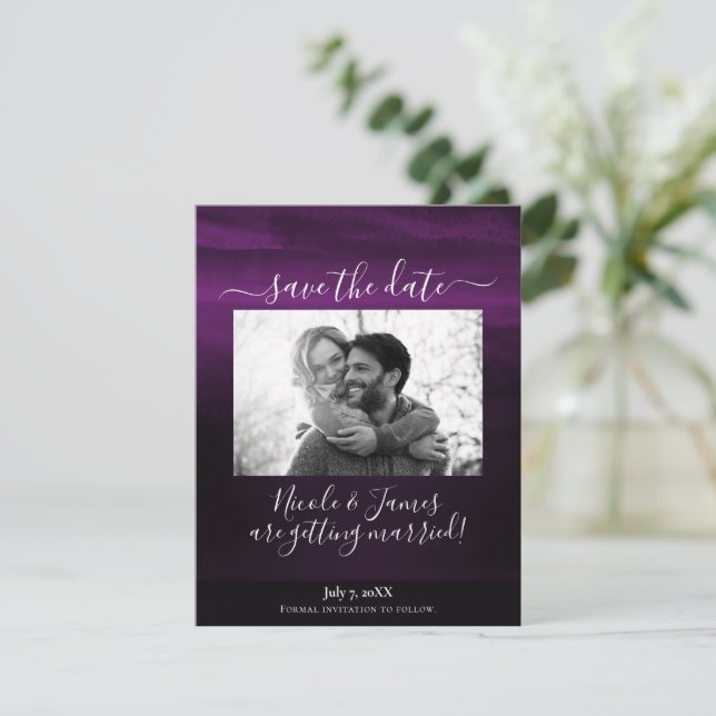 Invitation Moody Plum Purple Moderne Aquarelle Date de sauveg (Debout devant)