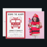 Invitation Moteur d'incendie ou Camion d'incendie Photo Anniv<br><div class="desc">Ces invitations de fête d'anniversaire pour les pompiers ou les pompiers sont parfaits pour votre petit pompier. Vous pouvez facilement ajouter une photo supplémentaire au dos de ce modèle en customisant plus loin. Il y a beaucoup d'autres articles qui vont de pair avec ce thème d'anniversaire dans notre boutique!</div>